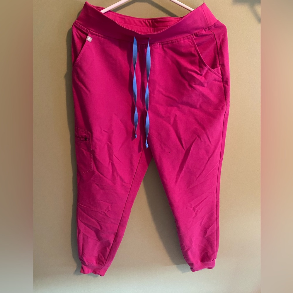 FIGS High waisted Zamora jogger scrub pants